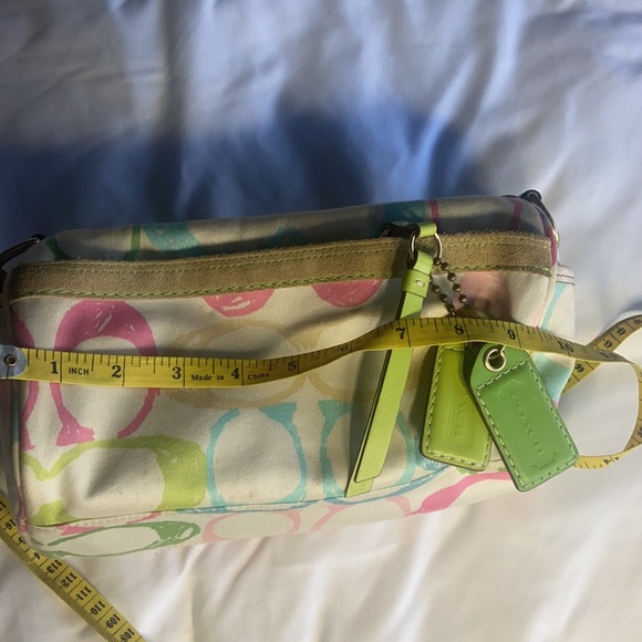Coach pastel scribble edition barrel bag - Picture 7 of 8